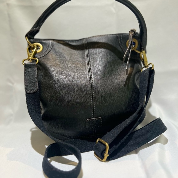 Fossil black leather zippered crossbody with adjustable strap and handle - Picture 2 of 4